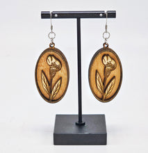 Load image into Gallery viewer, Calla Lilly Earrings